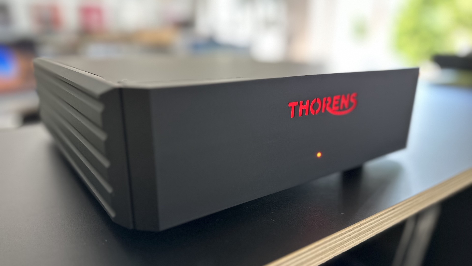 Thorens MC 1600: En helt balanserad phonoförstärkare för avancerade analoga system 33 Thorens MC 1600